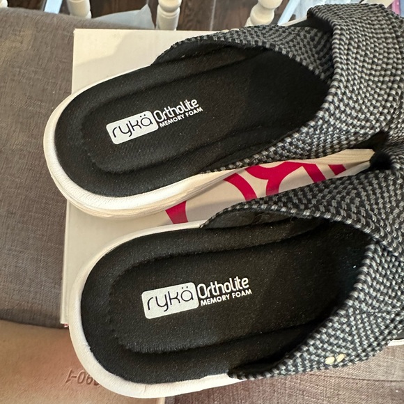 Ryka Nadine Slides Stretch Straps Ortholite Comfort Foam Insoles Size 9M - Picture 8 of 9